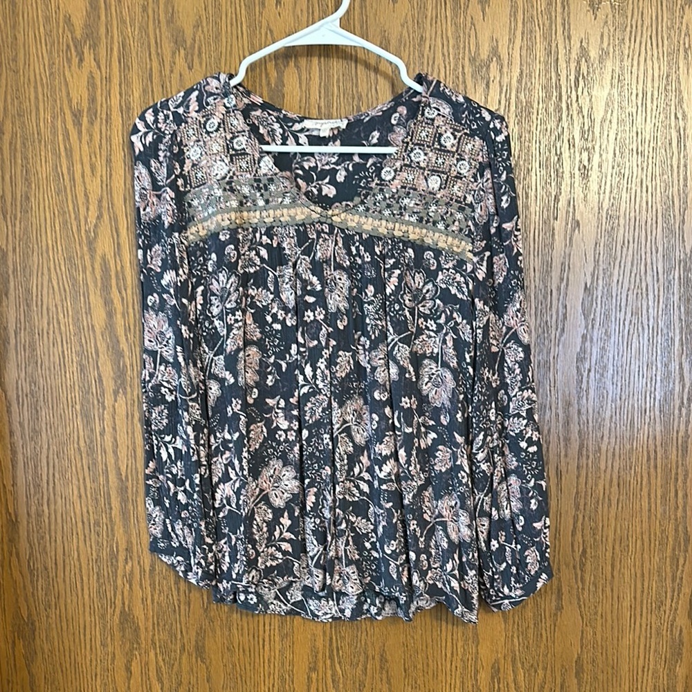 MYSTREE Floral Print Embroidered Detail Blouse